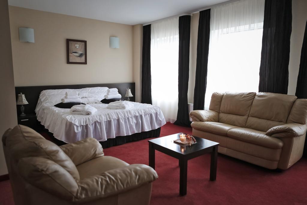 Hotel Palma Mažeikiai Kültér fotó